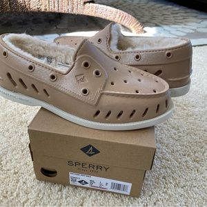 New Sperry Float Cozy Gold slides